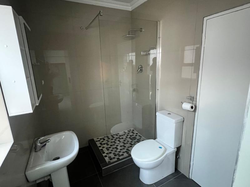 To Let 3 Bedroom Property for Rent in Marina Da Gama Western Cape